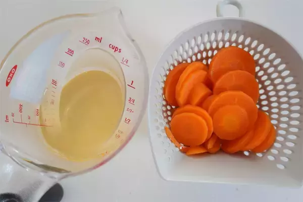 「【ヘルシーすぎスイーツ】ヨーグルト風豆腐でまろやか「人参ゼリー」作ってみた！隠し味は梅干し!?【農家直伝】」の画像