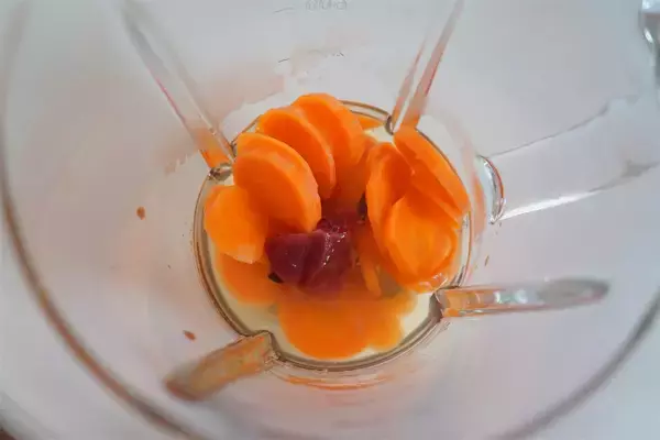 「【ヘルシーすぎスイーツ】ヨーグルト風豆腐でまろやか「人参ゼリー」作ってみた！隠し味は梅干し!?【農家直伝】」の画像