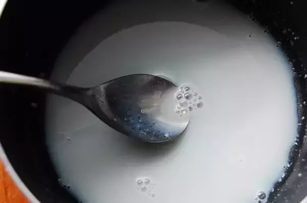 「【熟しすぎ柿で絶品スイーツ♡】作りおきの冷凍柿で「柿ムース」作ってみた！混ぜて冷やすだけでとろける～」の画像