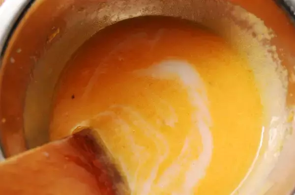 「【熟しすぎ柿で絶品スイーツ♡】作りおきの冷凍柿で「柿ムース」作ってみた！混ぜて冷やすだけでとろける～」の画像