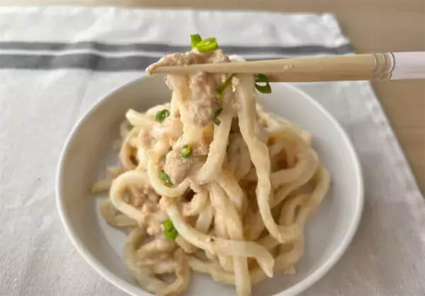 「【たんぱく質が摂れる調味料】井村屋の新作「うどんにまぜる豆腐」が忙しい毎日の救世主だった話」の画像