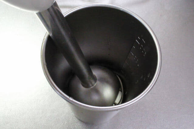 【捨てないで】栄養ミッチミチな「ブロッコリーの葉」でスムージー作ってみた！りんごと豆乳でゴクゴクいける♪