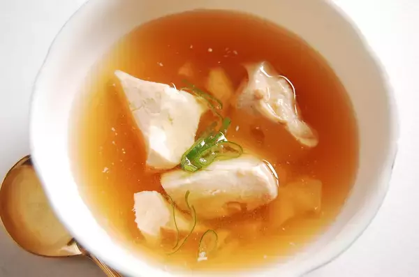 「【え、豆腐の漬け物だと!?】ありそでなかった「漬け豆腐」だって！仕込みは3分で半日置けば、もう旨い♡」の画像