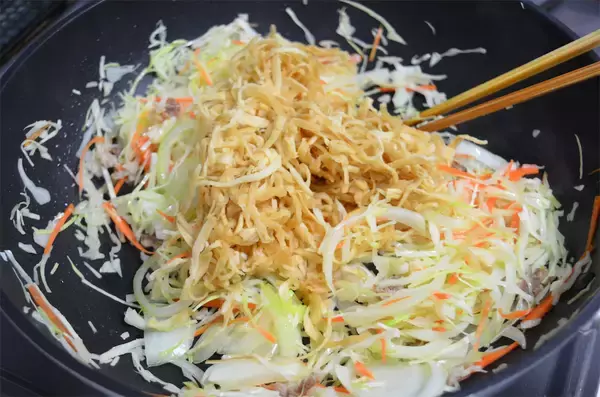 「【大根を麺に!?】食物繊維テンコ盛り♪「切り干し大根焼きそば」作ってみた！一瞬で満腹に【でもギルトフリー】」の画像