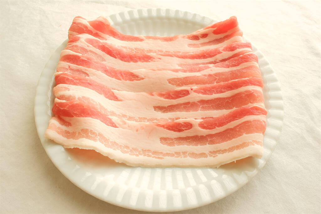 【日々の疲れにお助けみそ汁】具材は豚肉・ごぼうだけ「シンプル豚汁」作ってみた！なのに意外な満足感♪
