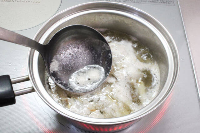 【日々の疲れにお助けみそ汁】具材は豚肉・ごぼうだけ「シンプル豚汁」作ってみた！なのに意外な満足感♪
