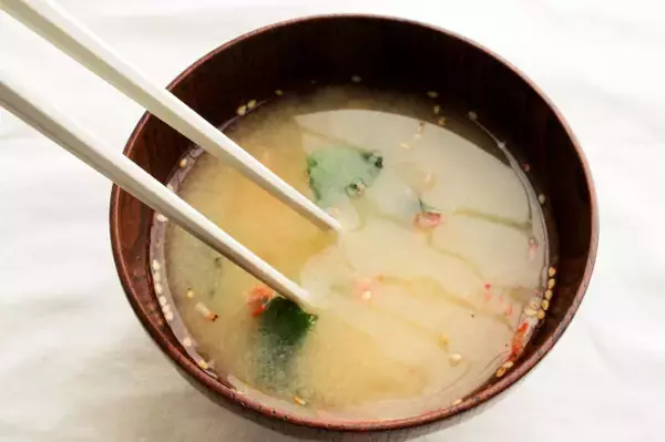 「【気分は旅館の朝食♪】みそ玉に「ゆばと桜エビ」仕込んでみた！青じそ香って爽やかな一杯に【包丁不要】」の画像