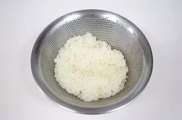 「【夏の黄金コンビ】ミニトマト×新しょうがで爽快すぎる炊き込みご飯作ってみた！ゴマ油で中華風に激変♪」の画像