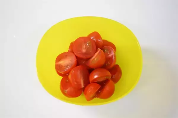 「【夏の黄金コンビ】ミニトマト×新しょうがで爽快すぎる炊き込みご飯作ってみた！ゴマ油で中華風に激変♪」の画像