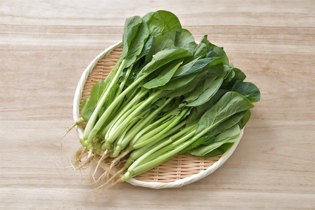【隠れ貧血予防に】農家直伝レシピ！「小松菜の炒めもの」にアレをプラスするだけで、鉄分の吸収率UP！