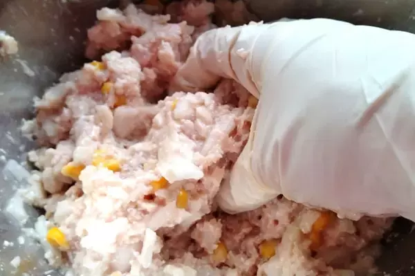 「【罪悪感ゼロ】レタスで豆腐を包む!?「ヘルシーしゅうまい」作ろう！フワコリ食感♡レンチンだけで◎【農家直伝】」の画像