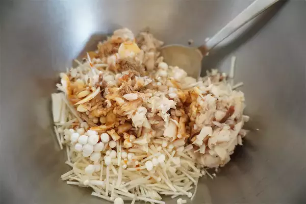 「【きのこを叩き潰して…!?】驚愕のレシピで「きのこ3種チヂミ」作ってみた！小麦粉少なめでなんつー濃厚さ♪」の画像