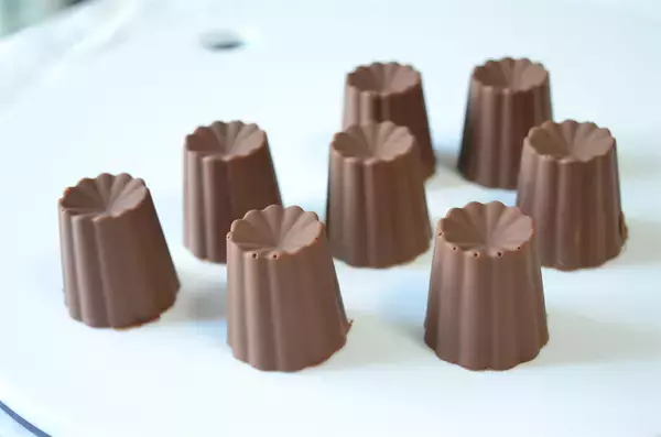 「SNSで4.7万いいね！「キャラメルボンボン」作ってみた！材料3つでパリとろ♡感動の味♪【森永製菓公式】」の画像