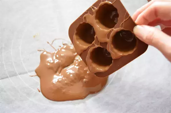 「SNSで4.7万いいね！「キャラメルボンボン」作ってみた！材料3つでパリとろ♡感動の味♪【森永製菓公式】」の画像