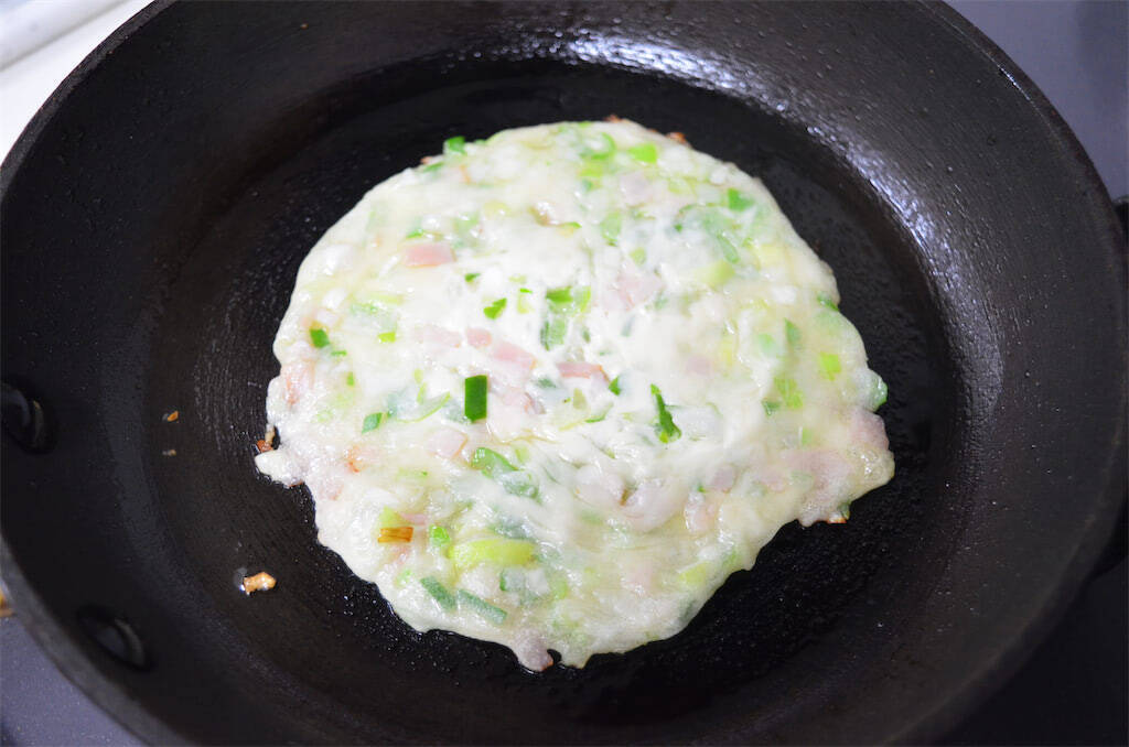 【おうちで台湾屋台気分♪】あの味を彷彿とさせる「ねぎ餅」作ってみた！ジャンクなようで奥深い♡【農家直伝】