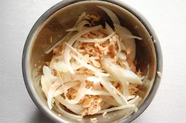 「【芸人の懐古メシ】宮川大輔さんが実家のお店で調理していた「昭和の喫茶店のツナピラフ」作ってみた！」の画像