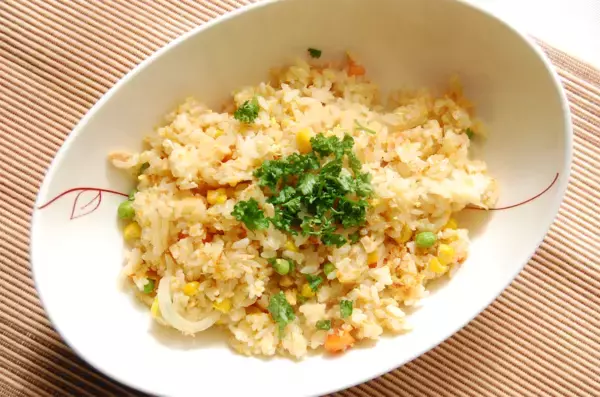 「【芸人の懐古メシ】宮川大輔さんが実家のお店で調理していた「昭和の喫茶店のツナピラフ」作ってみた！」の画像