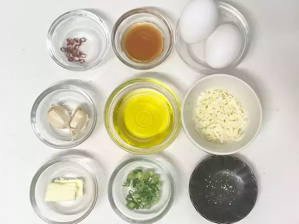 「【板前の推し丼】材料2つで「ペペロンチーノ卵丼」に挑戦♪バター！にんにく！チーズ！卵もとろっとろ♡」の画像