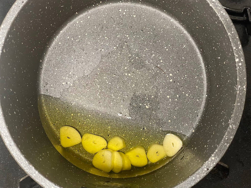 【板前の推し丼】材料2つで「ペペロンチーノ卵丼」に挑戦♪バター！にんにく！チーズ！卵もとろっとろ♡