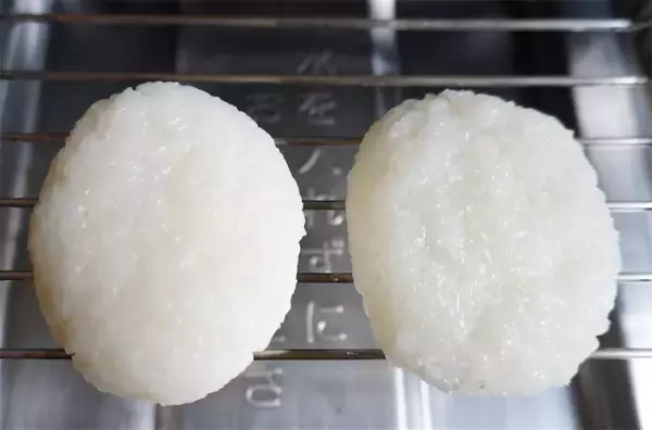 「余ったご飯で「五平餅」作ってみた！潰して焼くだけ簡単♪もちもち香ばしい秘密はミックスナッツ!?【農家直伝】」の画像