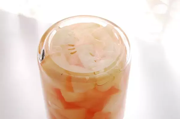 「【ジャムよりフレッシュ】煮込んで10分！果肉ゴロゴロ「りんごのさっと煮」作ってみた♪皮と種も使うって!?」の画像