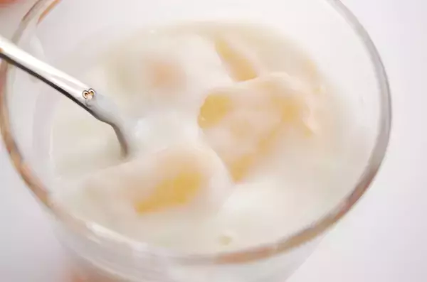 「【ジャムよりフレッシュ】煮込んで10分！果肉ゴロゴロ「りんごのさっと煮」作ってみた♪皮と種も使うって!?」の画像