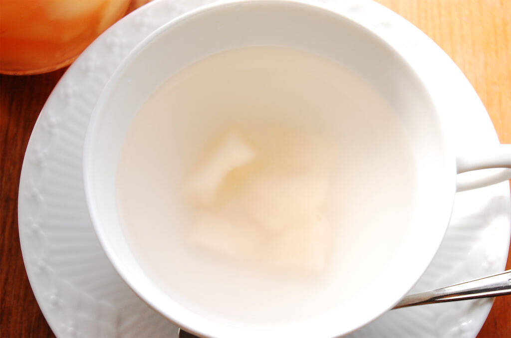 【ジャムよりフレッシュ】煮込んで10分！果肉ゴロゴロ「りんごのさっと煮」作ってみた♪皮と種も使うって!?