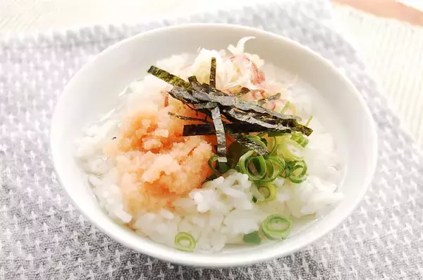 【お疲れ胃腸解消レシピ】「たらこと薬味の大人のだし茶漬け」作ってみた！みょうがとネギが沁みるね〜