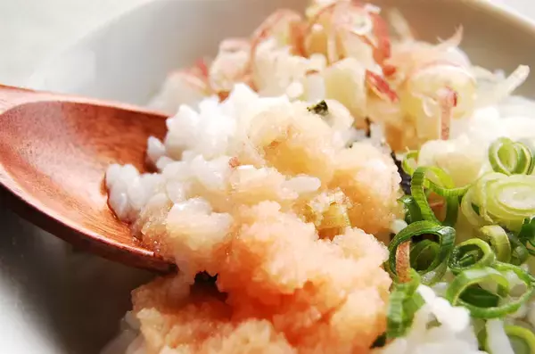 「【お疲れ胃腸解消レシピ】「たらこと薬味の大人のだし茶漬け」作ってみた！みょうがとネギが沁みるね〜」の画像