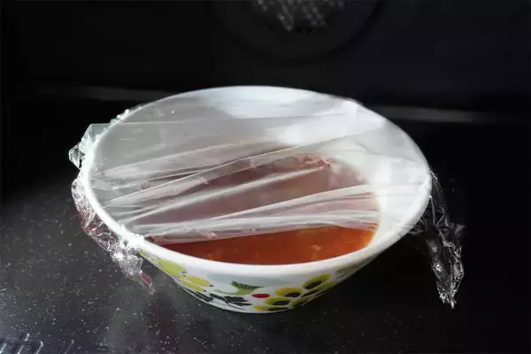 「【レンチン3分で本格カレー】飴色玉ねぎ1/2個凝縮！即席オニオンスープで「おひとりさま感激カレー」作ってみた！」の画像