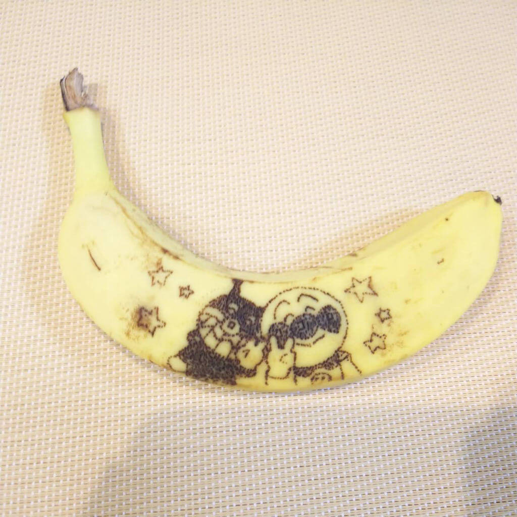 【おうち時間にアート】バナナの皮に可愛いイラスト♡子どもでもできる簡単お絵描きで秋を楽しもう！