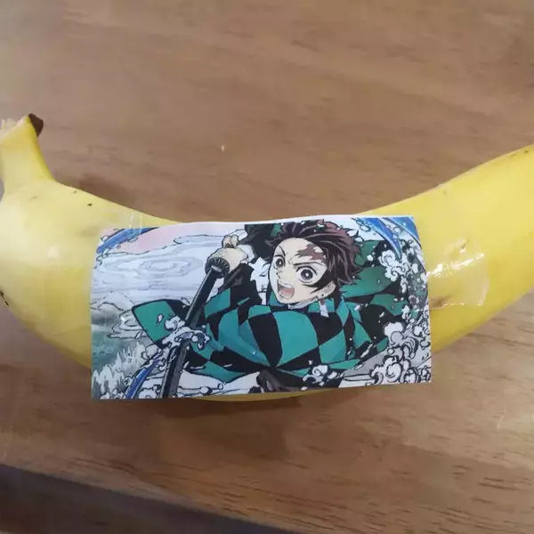 「【おうち時間にアート】バナナの皮に可愛いイラスト♡子どもでもできる簡単お絵描きで秋を楽しもう！」の画像