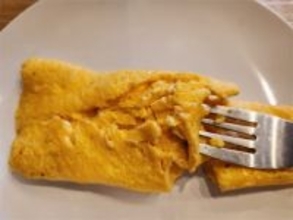 【シェフの超技術】「オムレツの表面をツヤツヤにする方法」に挑戦！ホテル級のオムレツを作るワザ