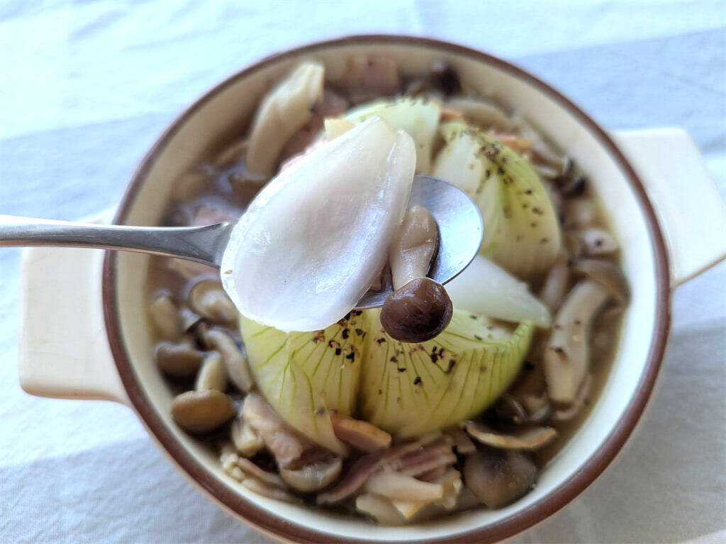 【ひとり1個ペロリ】な「丸ごと玉ねぎポトフ」作ろう！玉ねぎトロットロ～♡材料切ったら鍋任せでOK!?