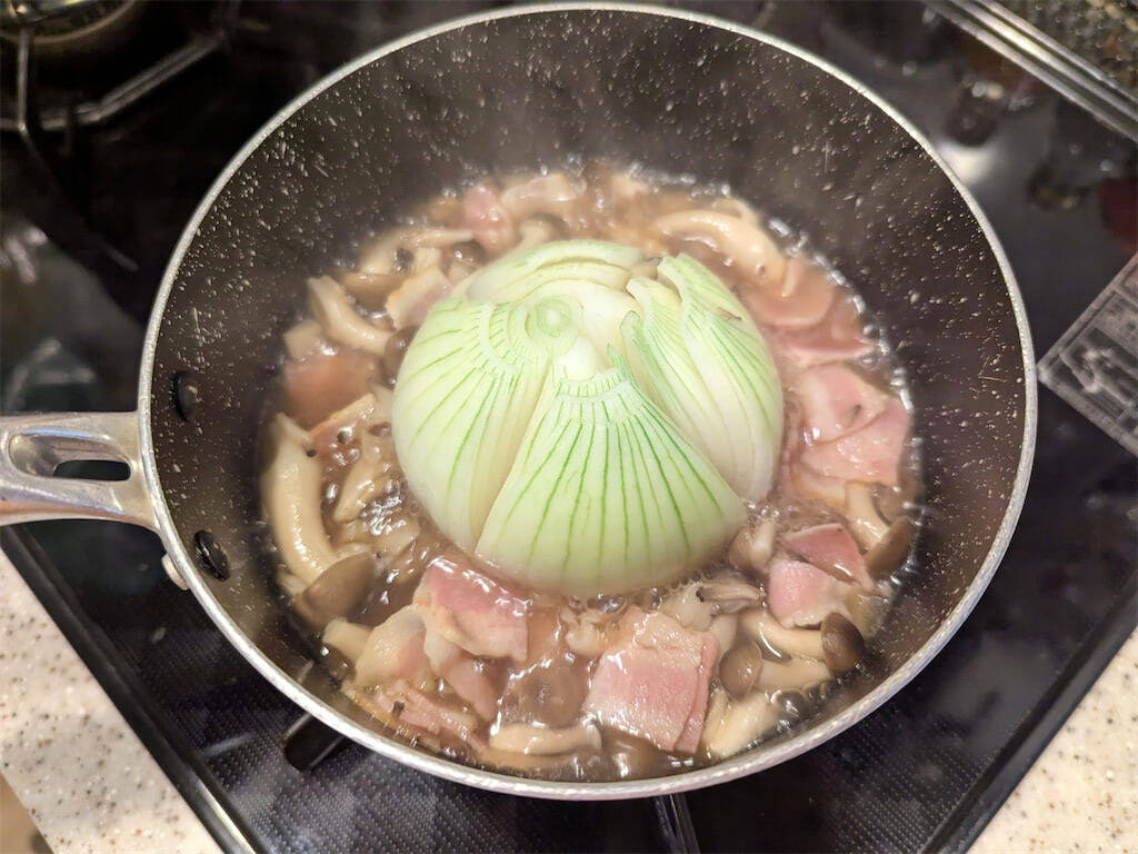 【ひとり1個ペロリ】な「丸ごと玉ねぎポトフ」作ろう！玉ねぎトロットロ～♡材料切ったら鍋任せでOK!?