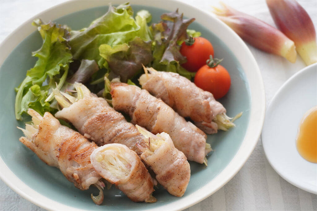 【薬味じゃない食べ方】香りが食欲そそる「ミョウガの豚バラ肉巻き」作ってみた！辛みも爽やか〜【農家直伝】