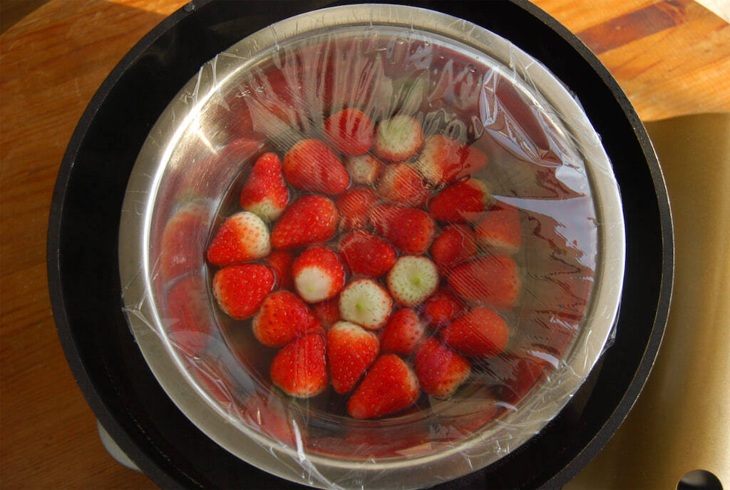 【いちごを3週間楽しむ裏ワザ】旬を過ぎても「まるごとフレッシュ煮」ならおいしさキープ！濃厚でジューシー♪