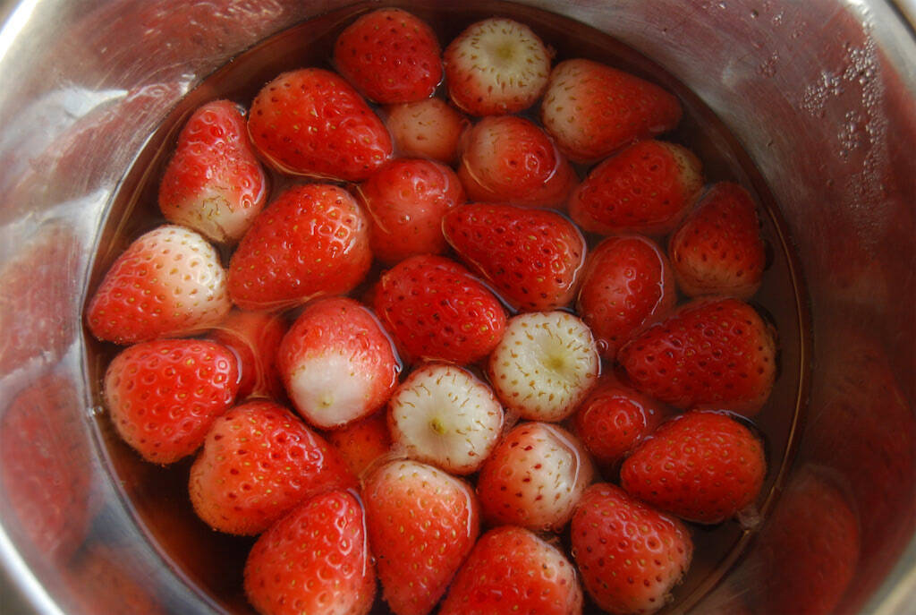 【いちごを3週間楽しむ裏ワザ】旬を過ぎても「まるごとフレッシュ煮」ならおいしさキープ！濃厚でジューシー♪