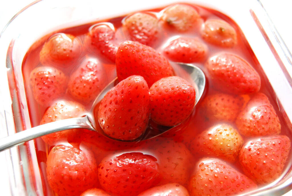 【いちごを3週間楽しむ裏ワザ】旬を過ぎても「まるごとフレッシュ煮」ならおいしさキープ！濃厚でジューシー♪