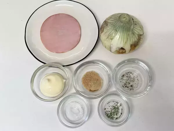 「【バズレシピ再現】甘い、甘すぎる～！究極の春野菜レシピ「オニサラ」で新玉ねぎを存分に味わってみた」の画像