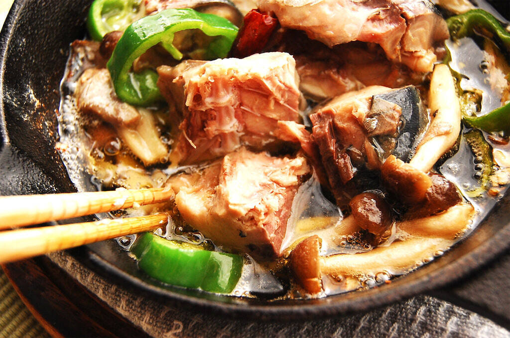 【サバ缶のおしゃレシピ】オリーブオイルで煮込み5分！「サバのアヒージョ」を作ってみた♪お財布にも優し～