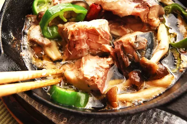 「【サバ缶のおしゃレシピ】オリーブオイルで煮込み5分！「サバのアヒージョ」を作ってみた♪お財布にも優し～」の画像