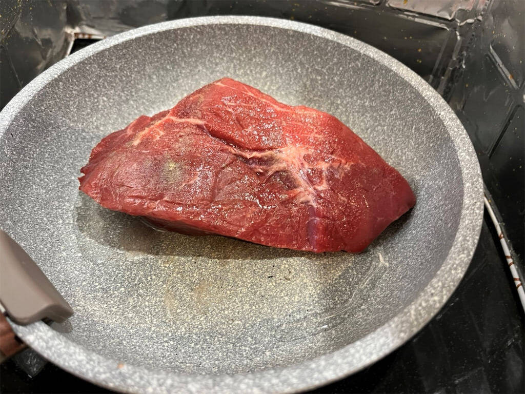 【調理の裏ワザ】3.2万いいね！の「ローストビーフ」作ってみた！炊飯器ならしっとり柔らか～く仕上がります