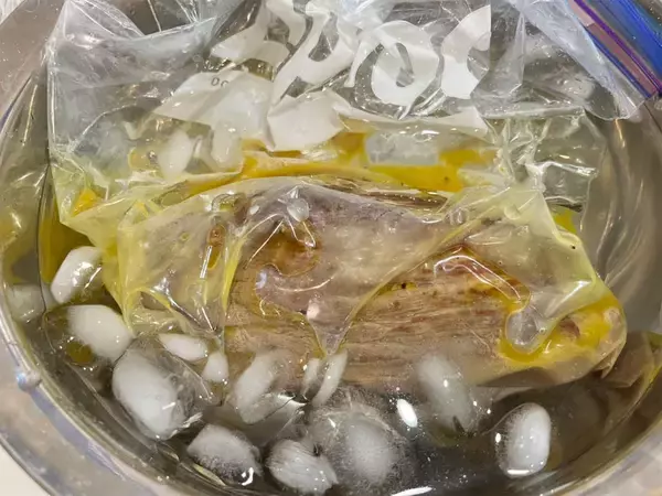 「【調理の裏ワザ】3.2万いいね！の「ローストビーフ」作ってみた！炊飯器ならしっとり柔らか～く仕上がります」の画像