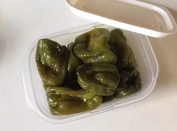 「【ピーマン大量消費】口の中でトロンと消える♡「丸ごと煮びたし」作ろう！種やワタ、ヘタまで旨っ【包丁いらず】」の画像