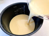 「【材料4つ】炊飯器にお任せ♪小麦粉も生クリも不使用なのに…なめらか～な「濃厚チーズケーキ」に挑戦！」の画像7