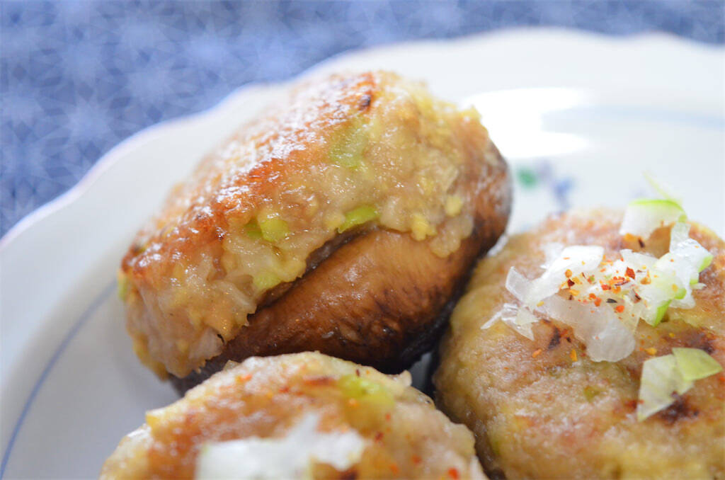 【秋はしいたけでしょ！】肉汁と旨味のハーモニー♡「農家直伝しいたけの肉詰め」は豆腐でジューシーレベルMAX