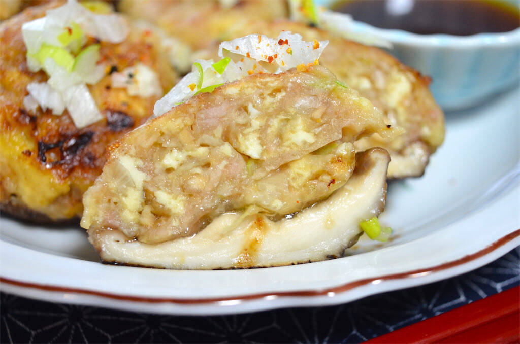 【秋はしいたけでしょ！】肉汁と旨味のハーモニー♡「農家直伝しいたけの肉詰め」は豆腐でジューシーレベルMAX