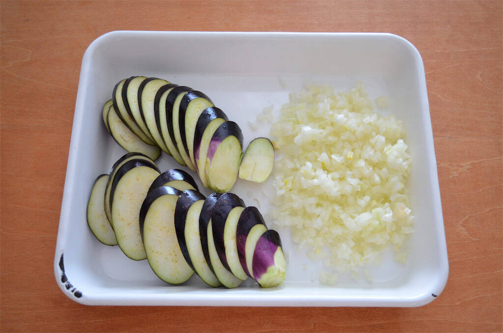 【なすは「油ナシ」で焼くべし】そのままミートグラタンにのせたら大正解♡軽い食べ心地なのに濃厚な食べ応え♪