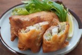 【余った餅×サバ缶で】これはハマる…！春巻きの名店直伝「新感覚春巻き」作ってみた！白菜超ジューシー♪